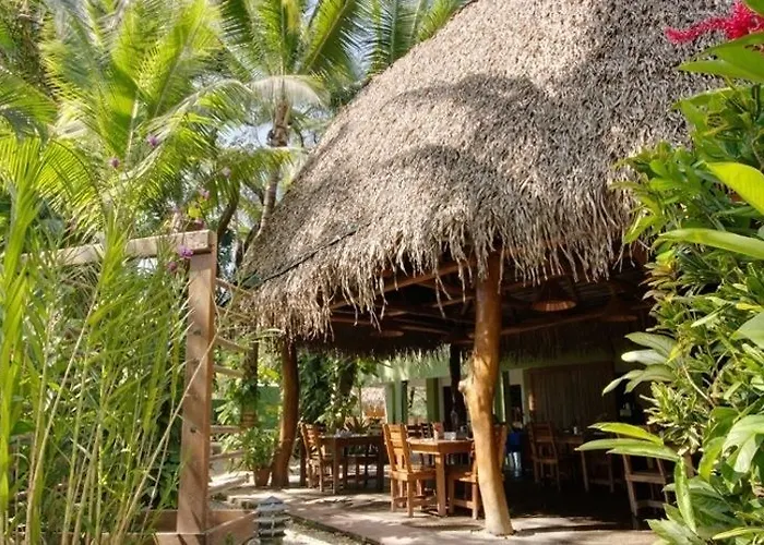 Harbor Reef Hotel